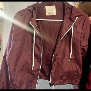 Zine crop windbreaker medium